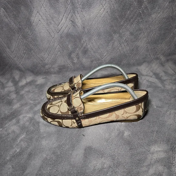 Coach Flynn Signature Patent Loafer Flats Womens Sz 6.5B Slip On Shoes Sneakers. - Picture 2 of 9